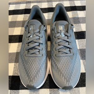 New w/o box Women’s Nike Zoom Winflo 6 AQ8228-002 2020 Size 7.5